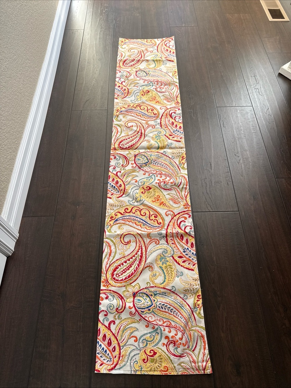 Paisley Pattern Table Runner Fieata Brand tag removed